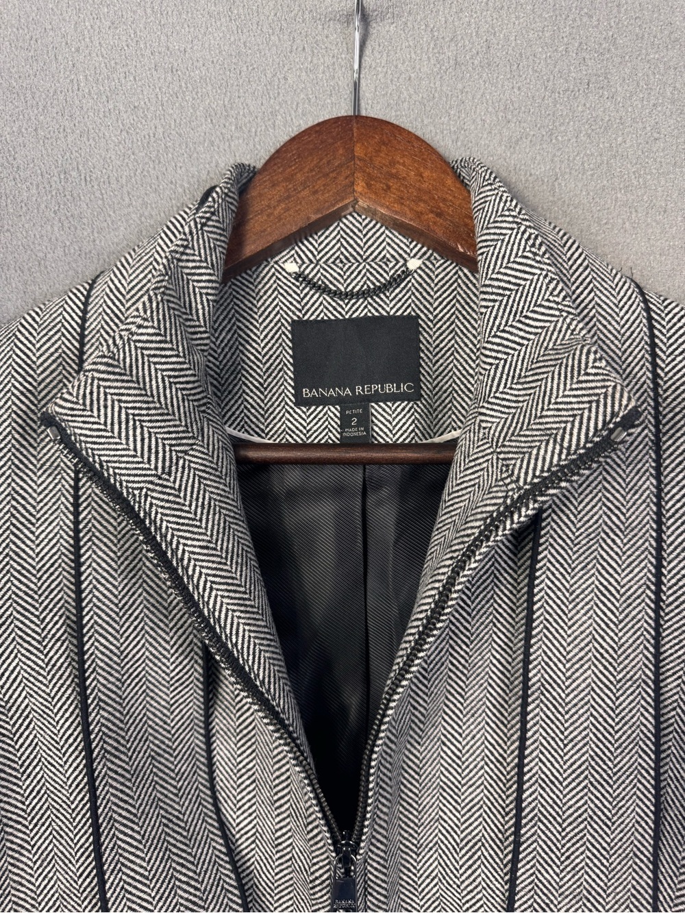 Banana Republic Neck Tie Herringbone Wool Blend Jacket, Gray, Size 2 - Picture 7 of 16